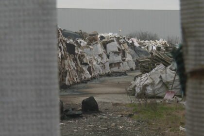 Godinama se bore s divljim odlagalištem, uklanjanje još čekaju: “Ugroženo je naše zdravlje, ni dan danas ne znamo o kakvom se otpadu radi…”
