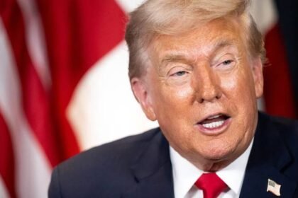 Trump: Još jedna prekrasna armada kreće prema Iranu!