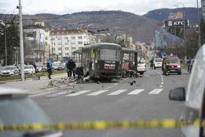 NEZAPAMĆENA TRAGEDIJA U SARAJEVU: Mladić poginuo, četiri osobe povrijeđene u tramvajskoj nesreći