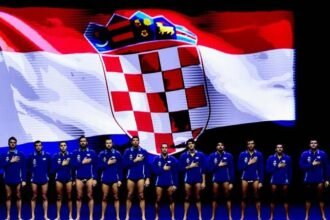 VIDEO Ružne scene na kraju Eura u Beogradu: Srbi izviždali Hrvatsku u beogradskoj Areni