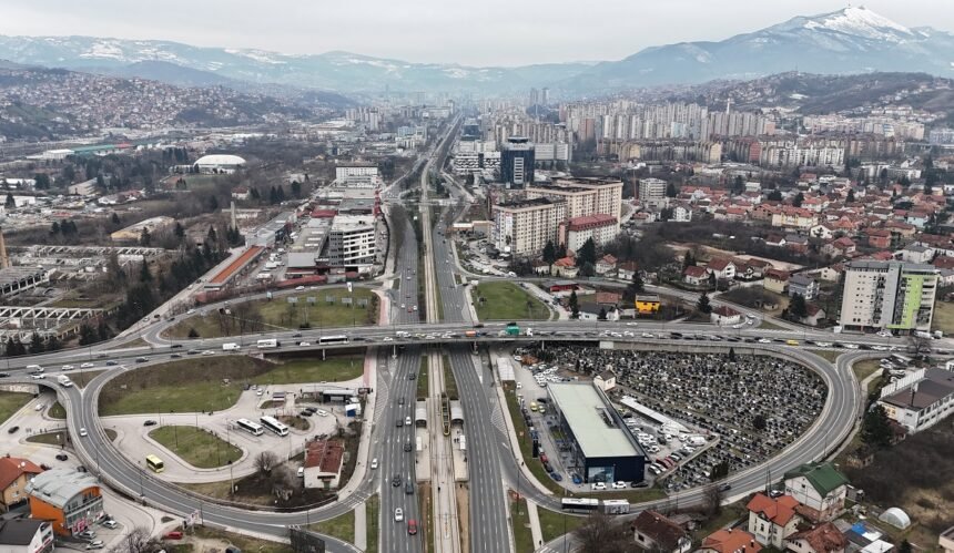 Pad broja registrovanih vozila u BiH: Električnih samo 0,5 posto