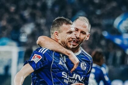 VIDEO/ Sjajni Džeko postigao novi gol i asistirao, Schalke pobijedio u spektakularnoj utakmici