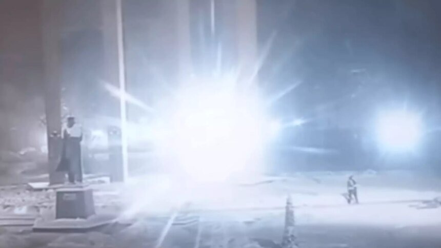 VIDEO Nevjerojatna snimka iz Ukrajine! Dron eksplodirao pored čistačice, a svi pričaju o njezinoj reakciji