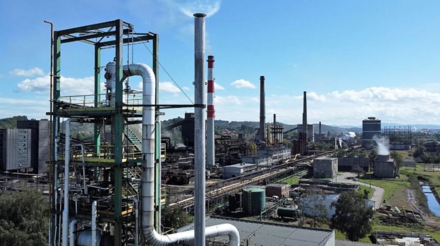 Počelo gašenja bh. giganta: Ne rade škole, policija na ulicama