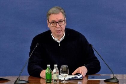 Vučić: Nadam se da ćemo uspeti da kupimo još bar pet odsto akcija NIS-a