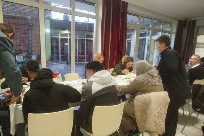 ZAJEDNIČKE USPOMENE I ŽELJE: Zajednički iftar dječaka bez pratnje Sarajevskog prihvatnog centra i štićenika Sumera