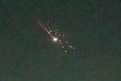 DETEKTOVAN NOVI TALAS RAKETA LANSIRANIH KA IZRAELU IZ IRANA: Koristi se raketa Fattah sa kasetnim bojevim glavama (VIDEO)